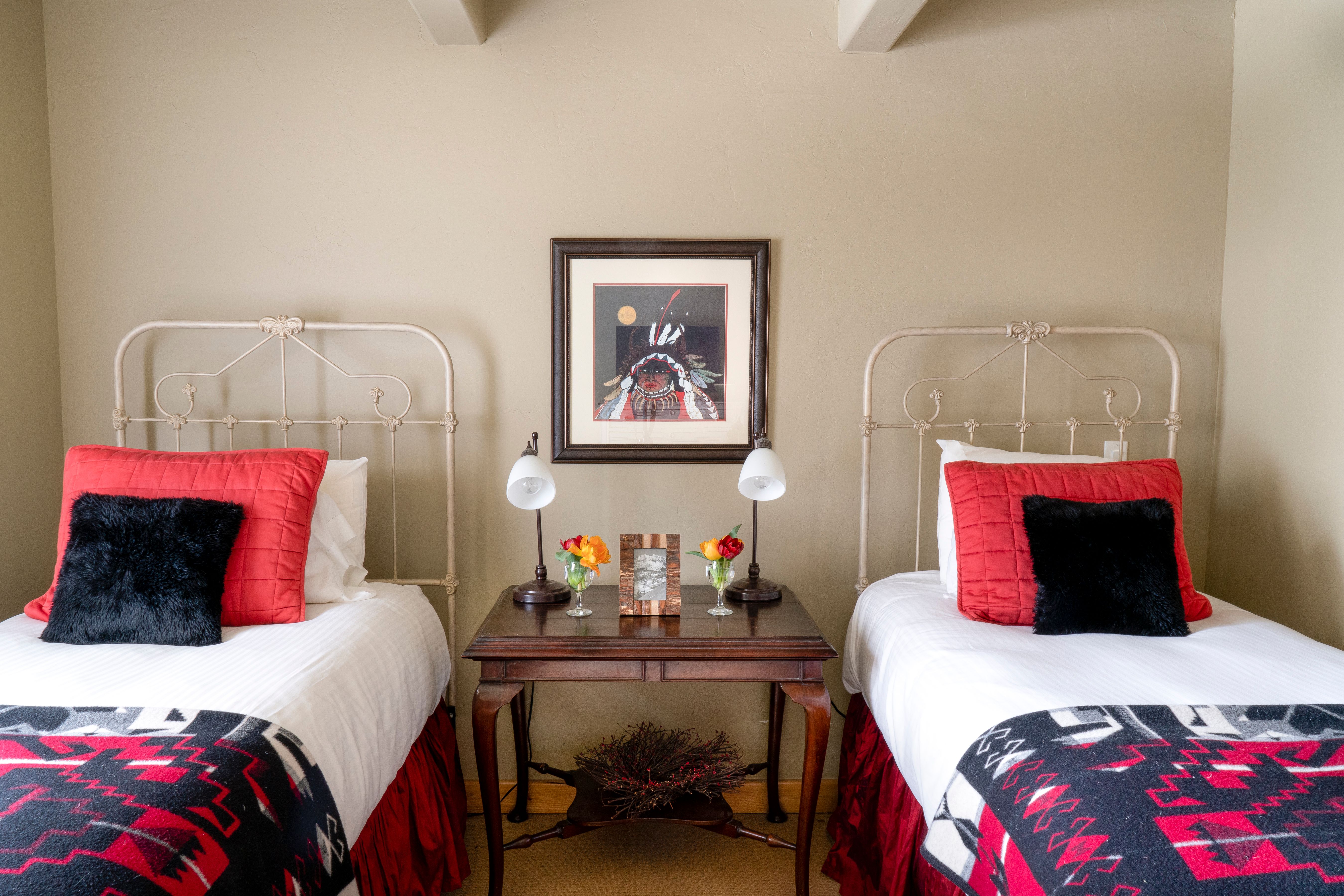 Moonlight Mountain vacation home bedroom