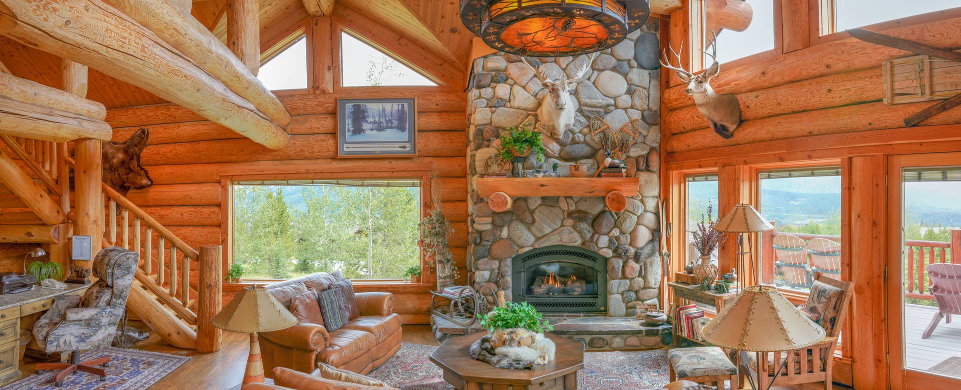 Half Hitch Home vacation home living room