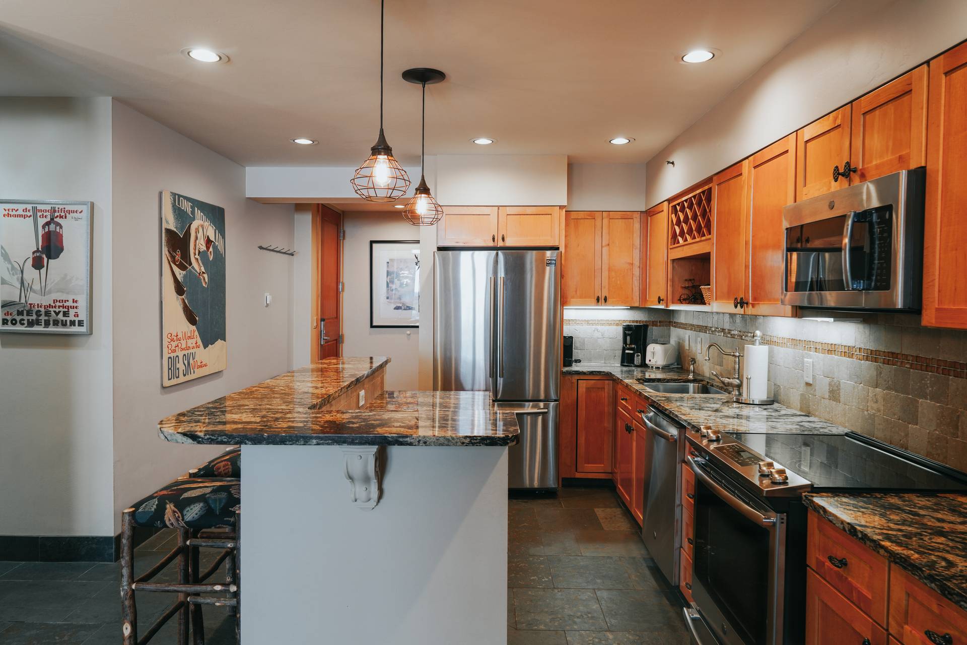 Snowcrest Lodge 8514 vacation condo kitchen