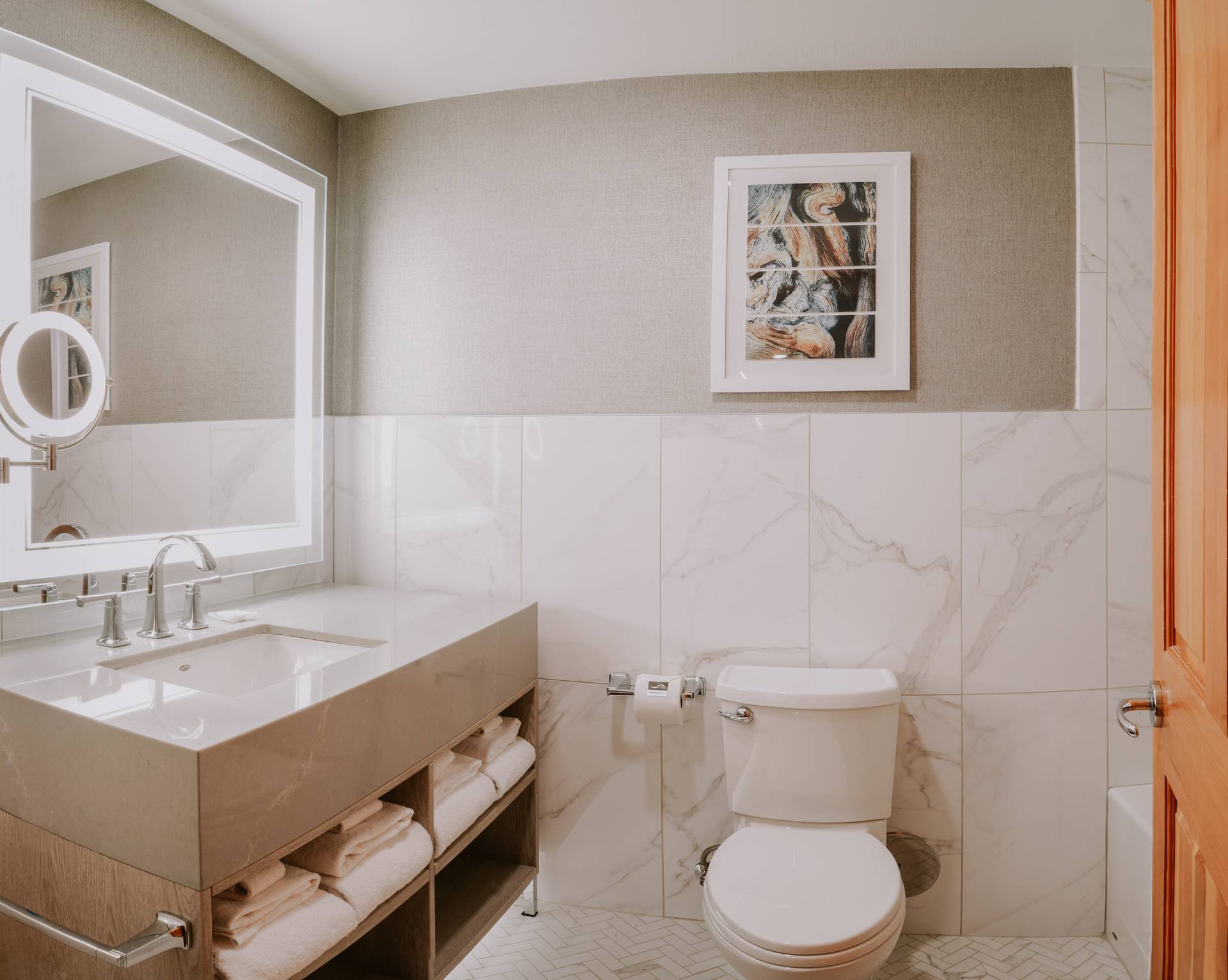 Summit Hotel Three Bedroom Suite hotel room bathroom