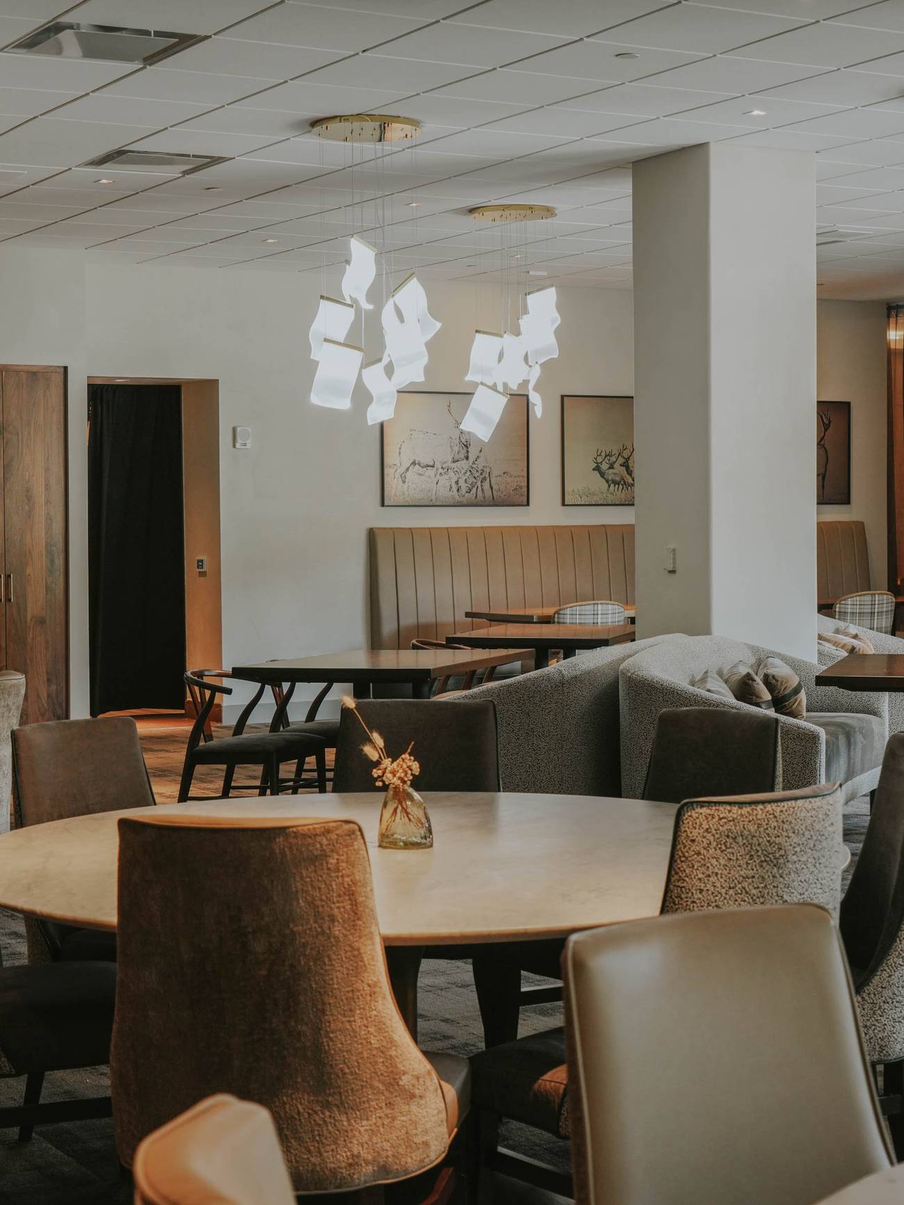 Peaks Chophouse + Wine Lounge interior