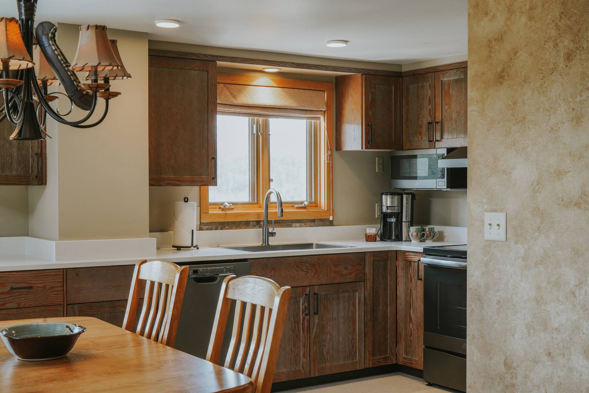 Shoshone Condominium Hotel room one bedroom plus loft kitchen