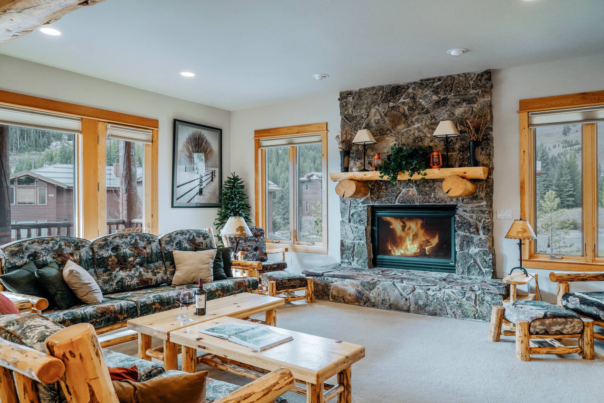 Lone Moose 305C vacation condo living room