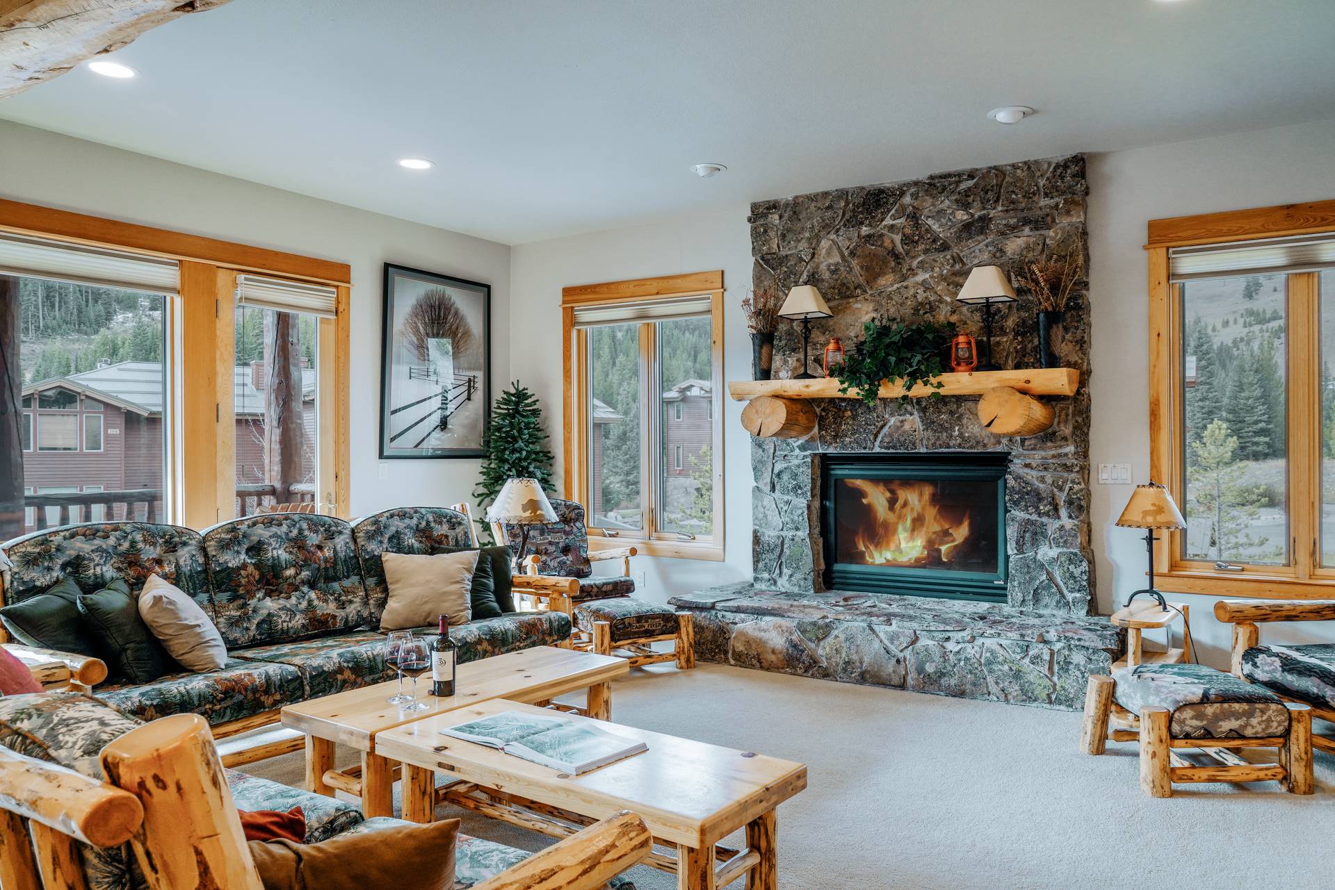 Lone Moose 305C vacation condo living room