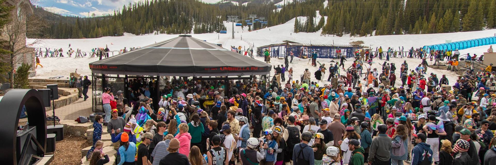 Apres ski in the Village Plaza