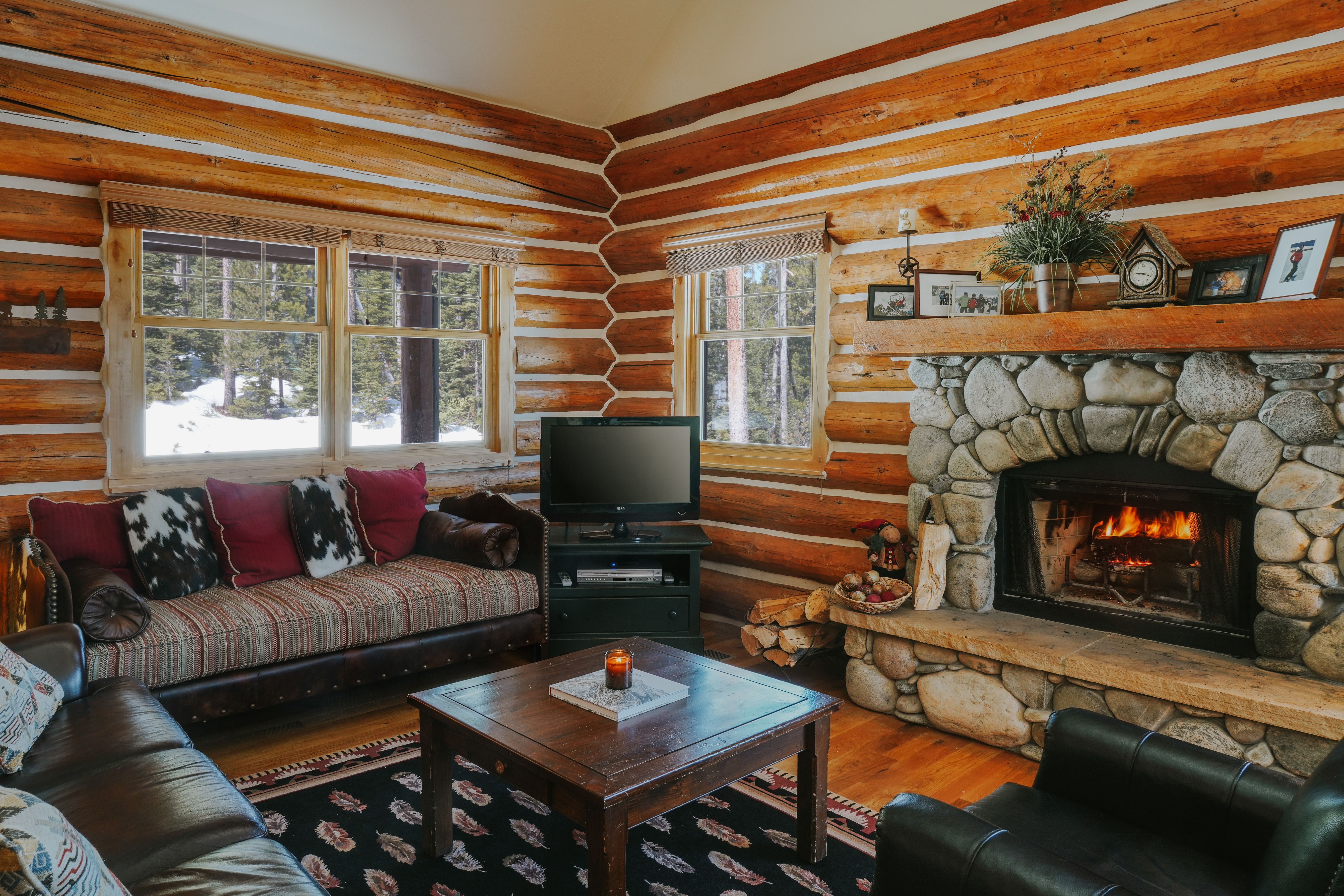 Powder Ridge Cabins vacation home living room