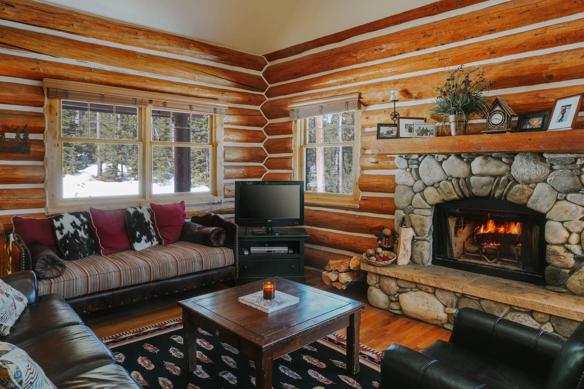 Powder Ridge Cabins vacation home living room