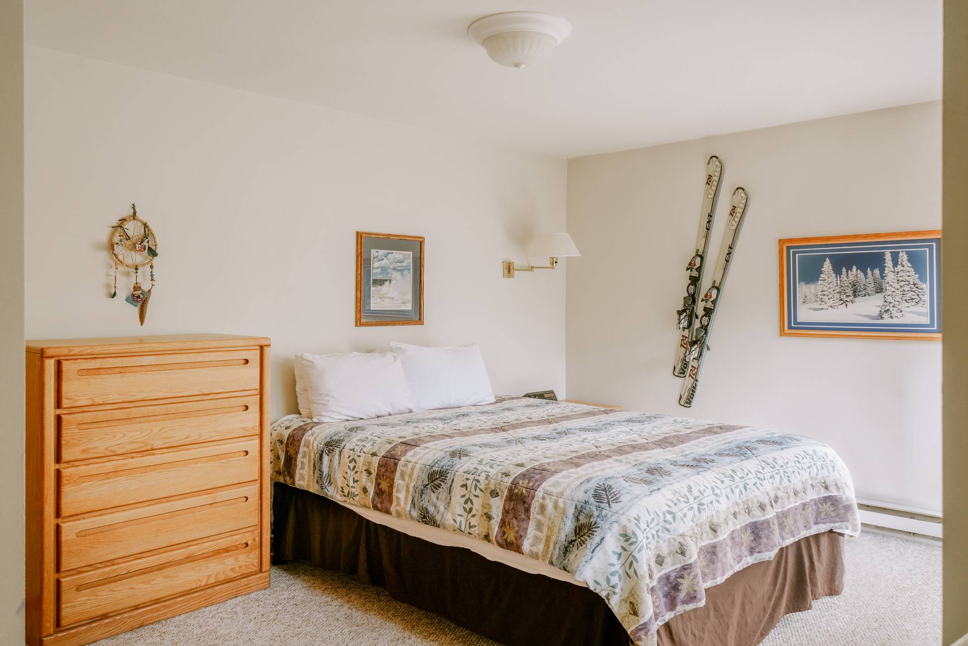 Stillwater Townhomes vacation condo bedroom