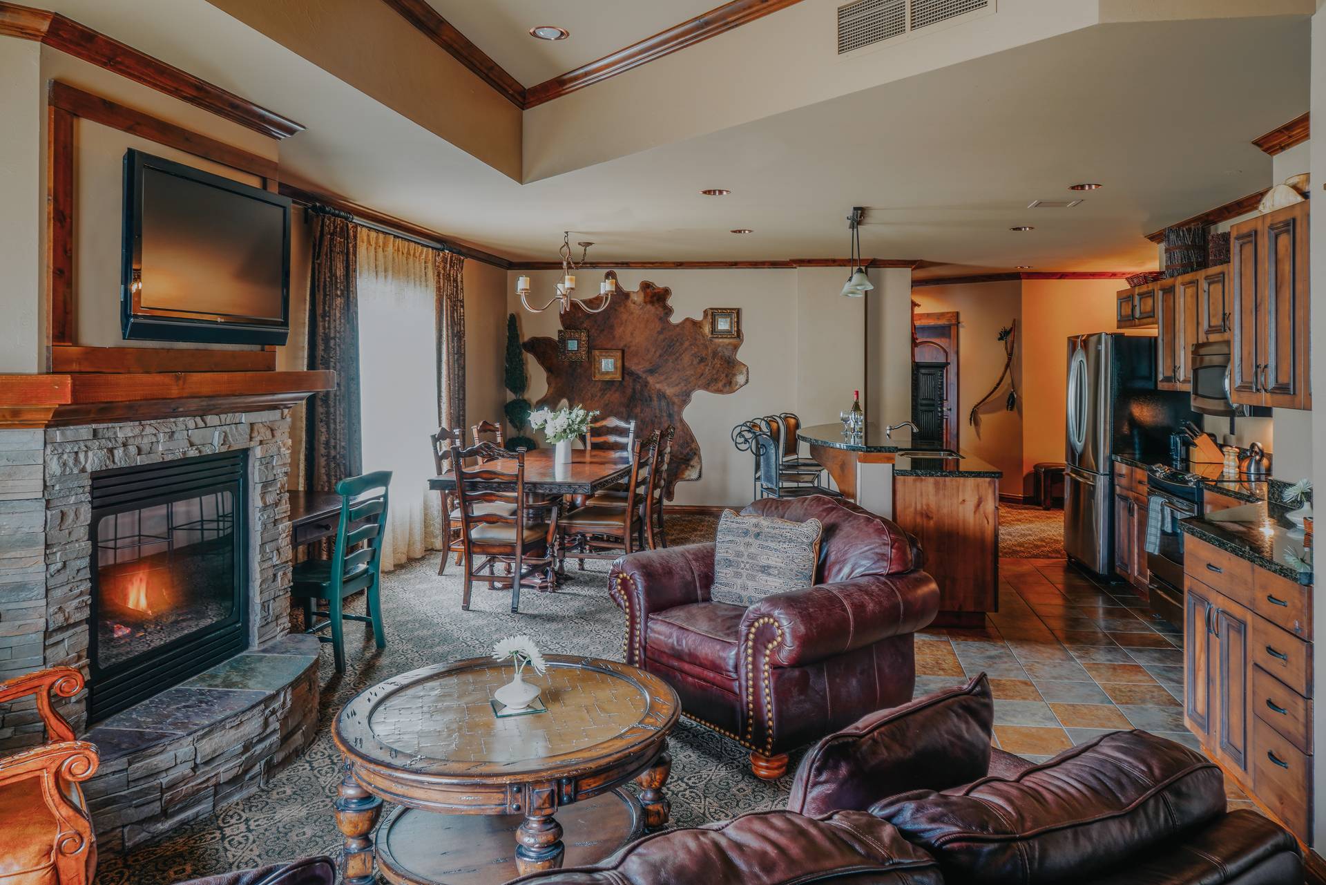 Village Center Three Bedroom Suite hotel main area