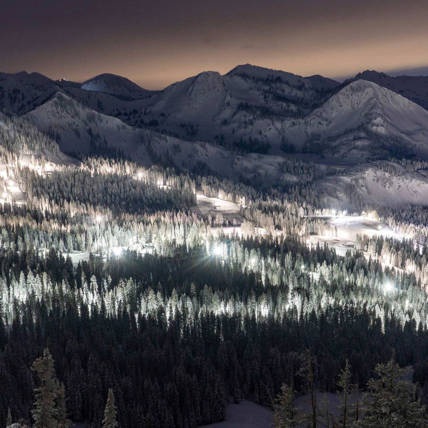 night lights at Brighton Resort