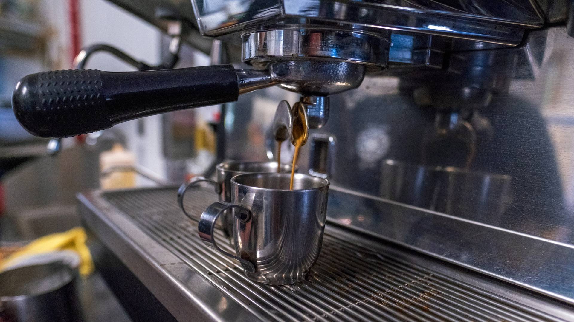 Espresso shot pour at the Blind Miner