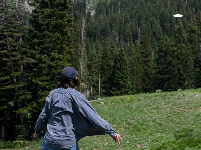 Disc Golf throw at Brighton Resort