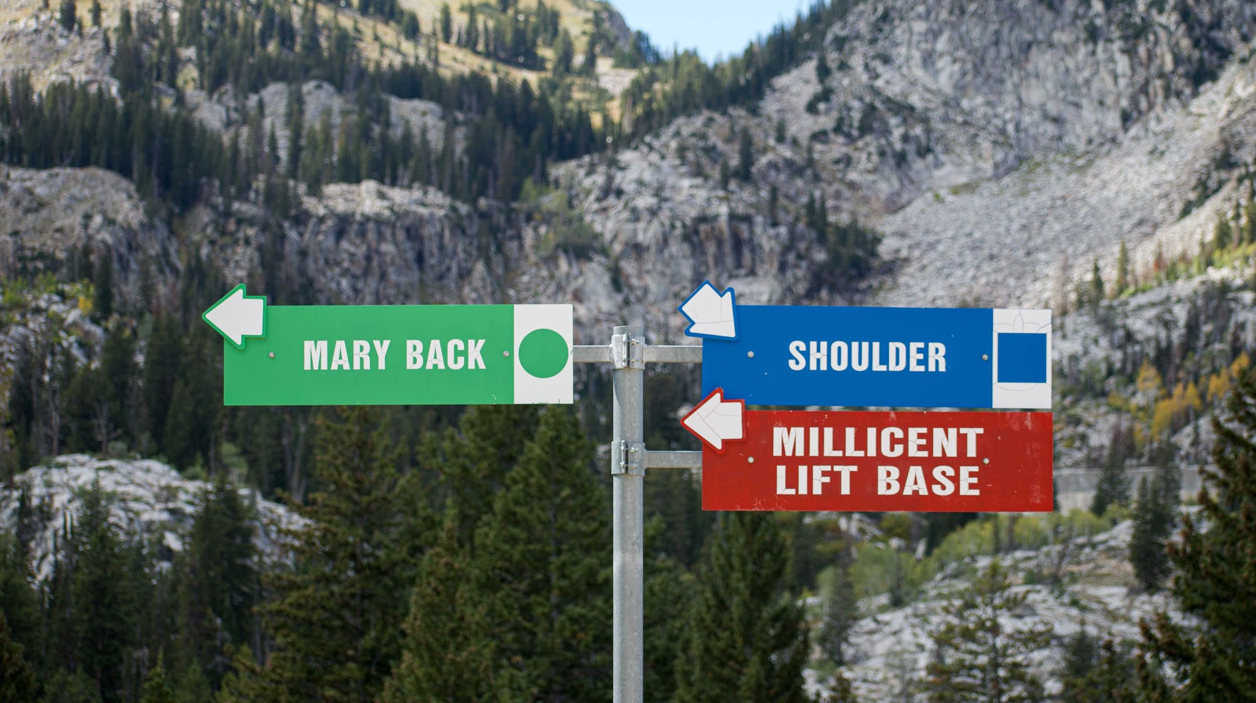 Brighton signs in the summer time in Utah