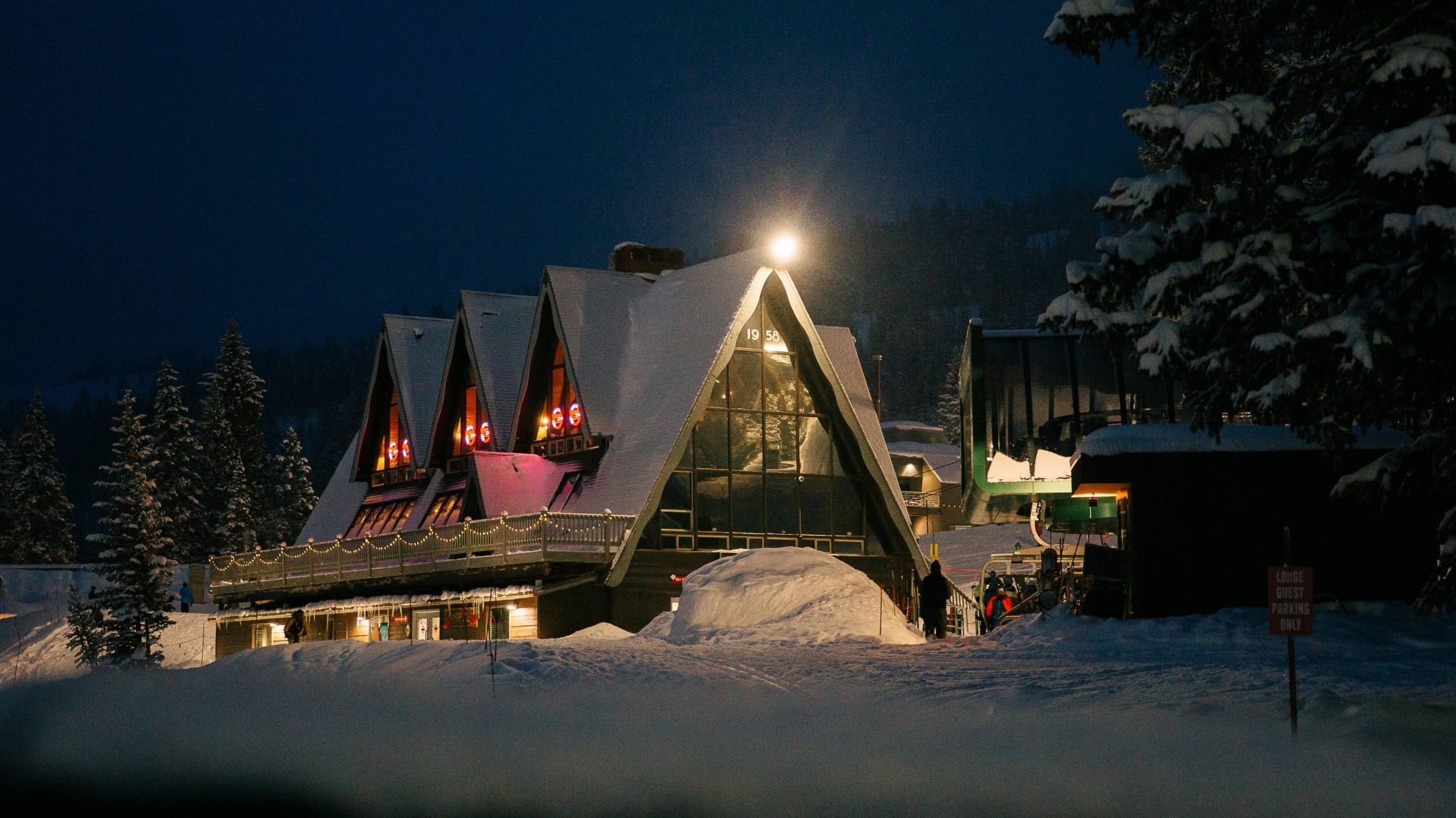 Outside of Molly Green's during the winter at Brighton Resort