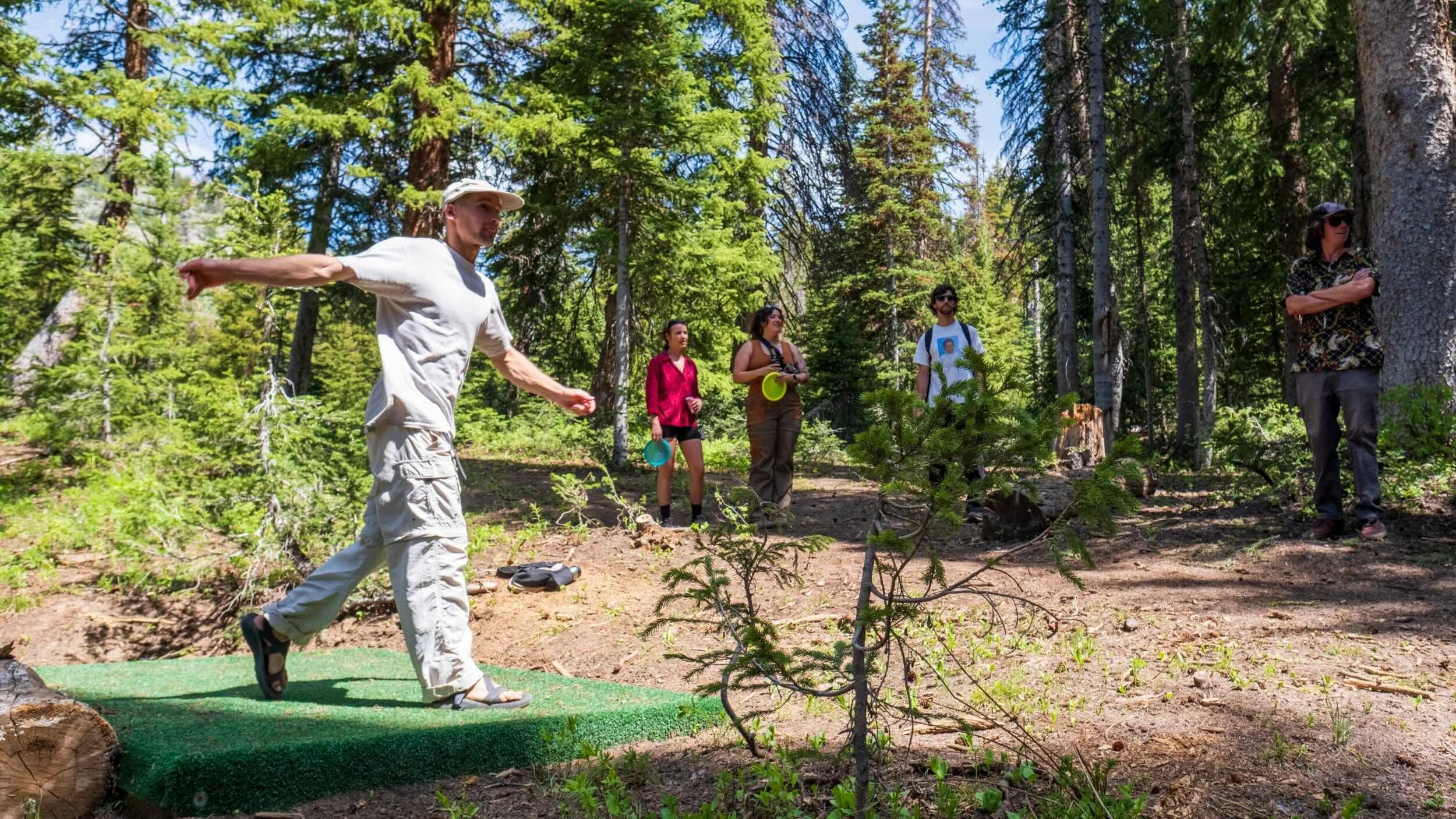 Disc Golf throw at Brighton Resort