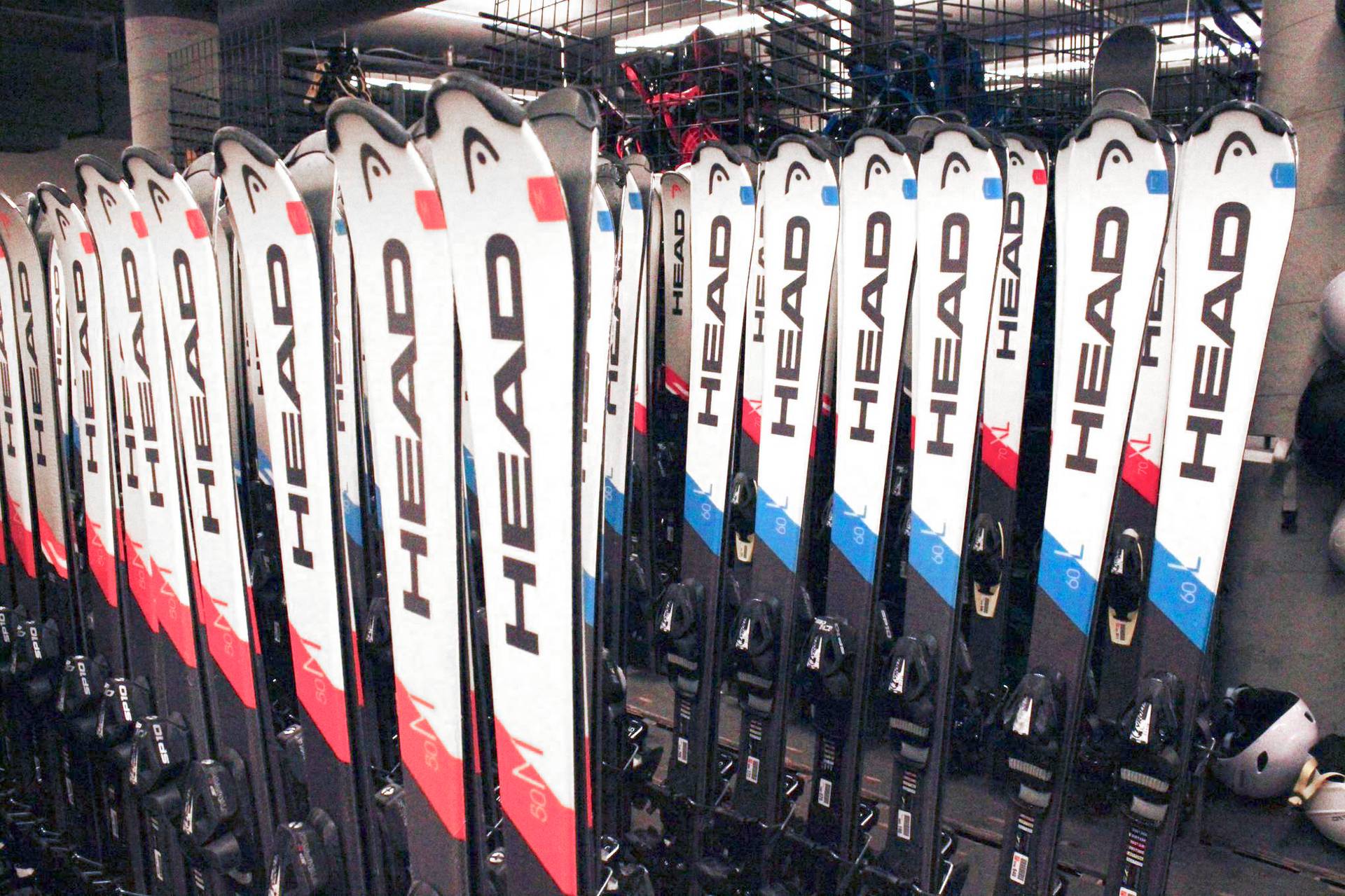 Head skis
