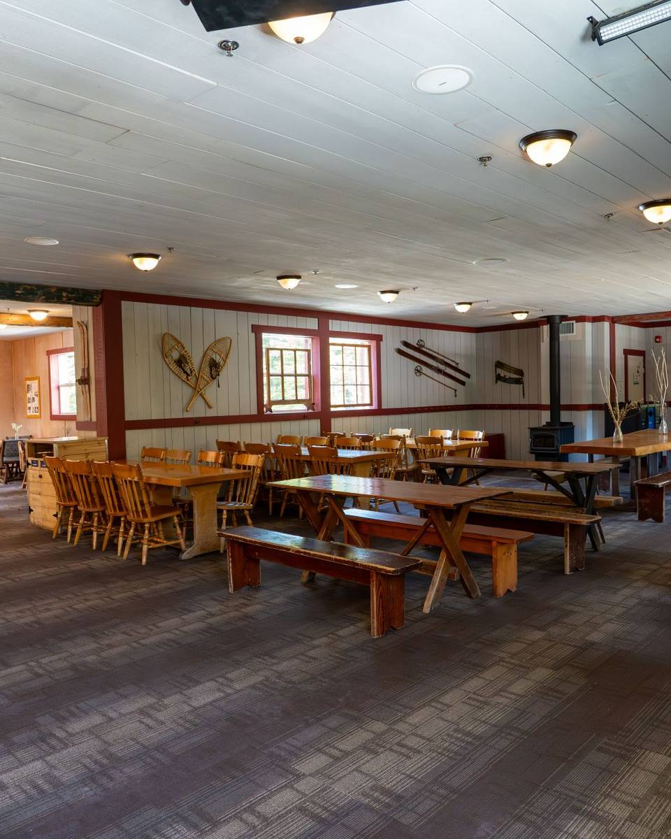 hollyburn lodge main dining