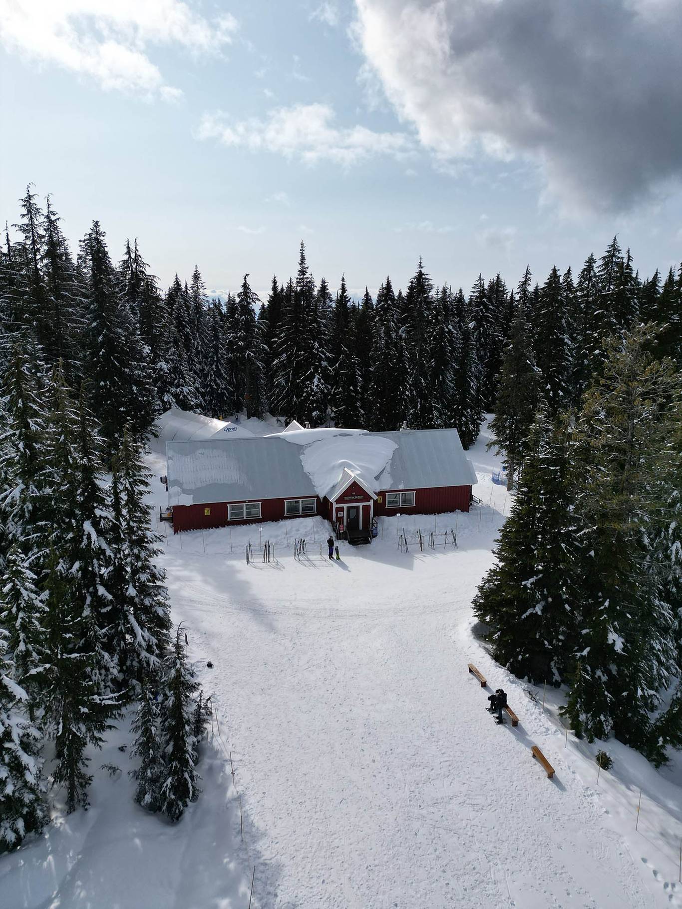 Hollyburn Lodge on a clear snowy day