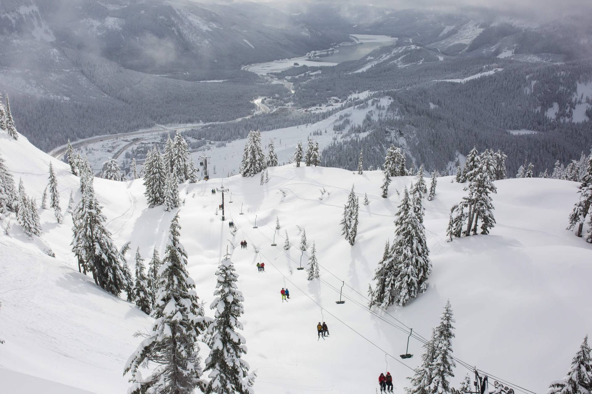 chair 2 with people on it