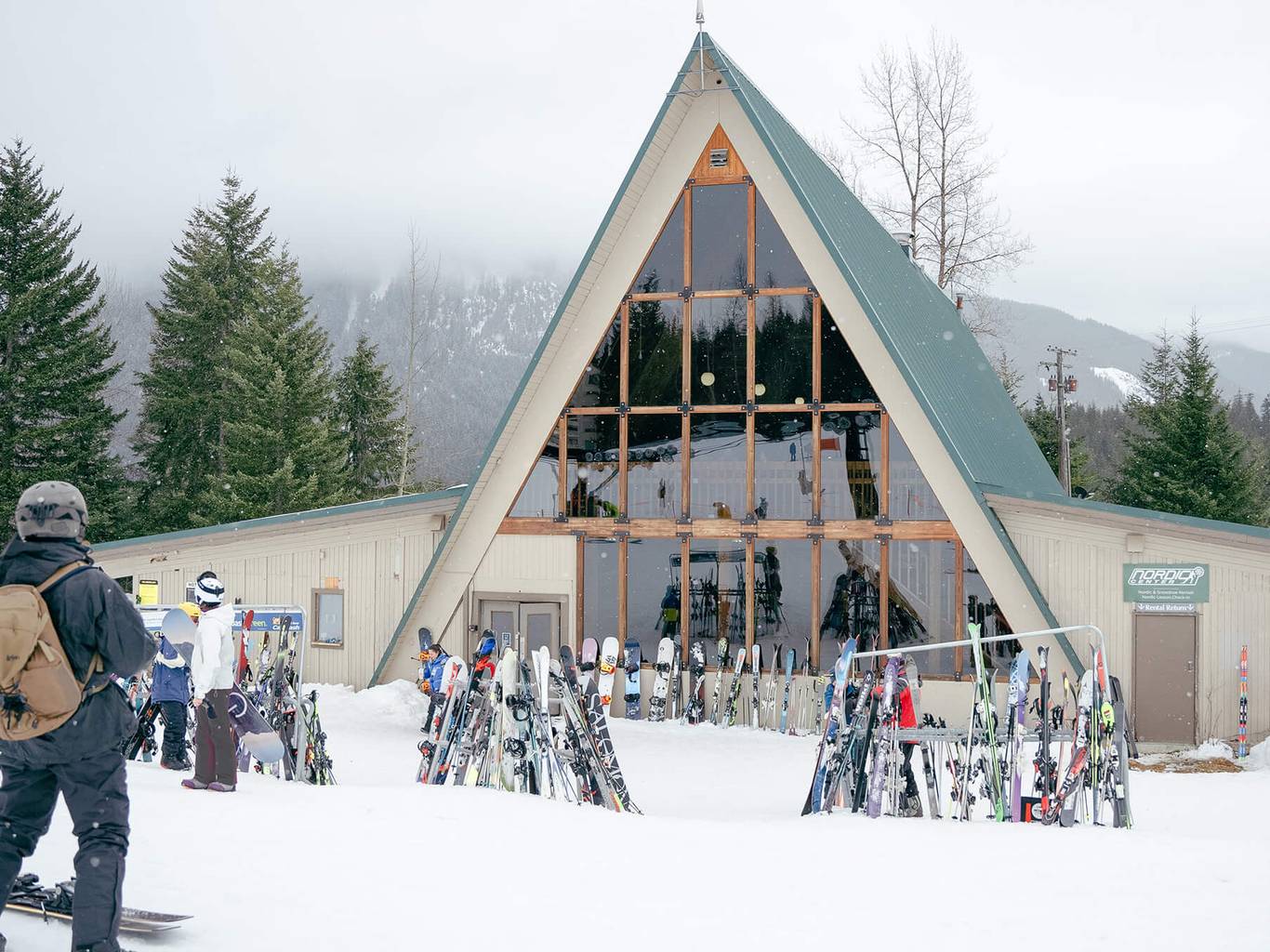 Milwaukee lodge cafe