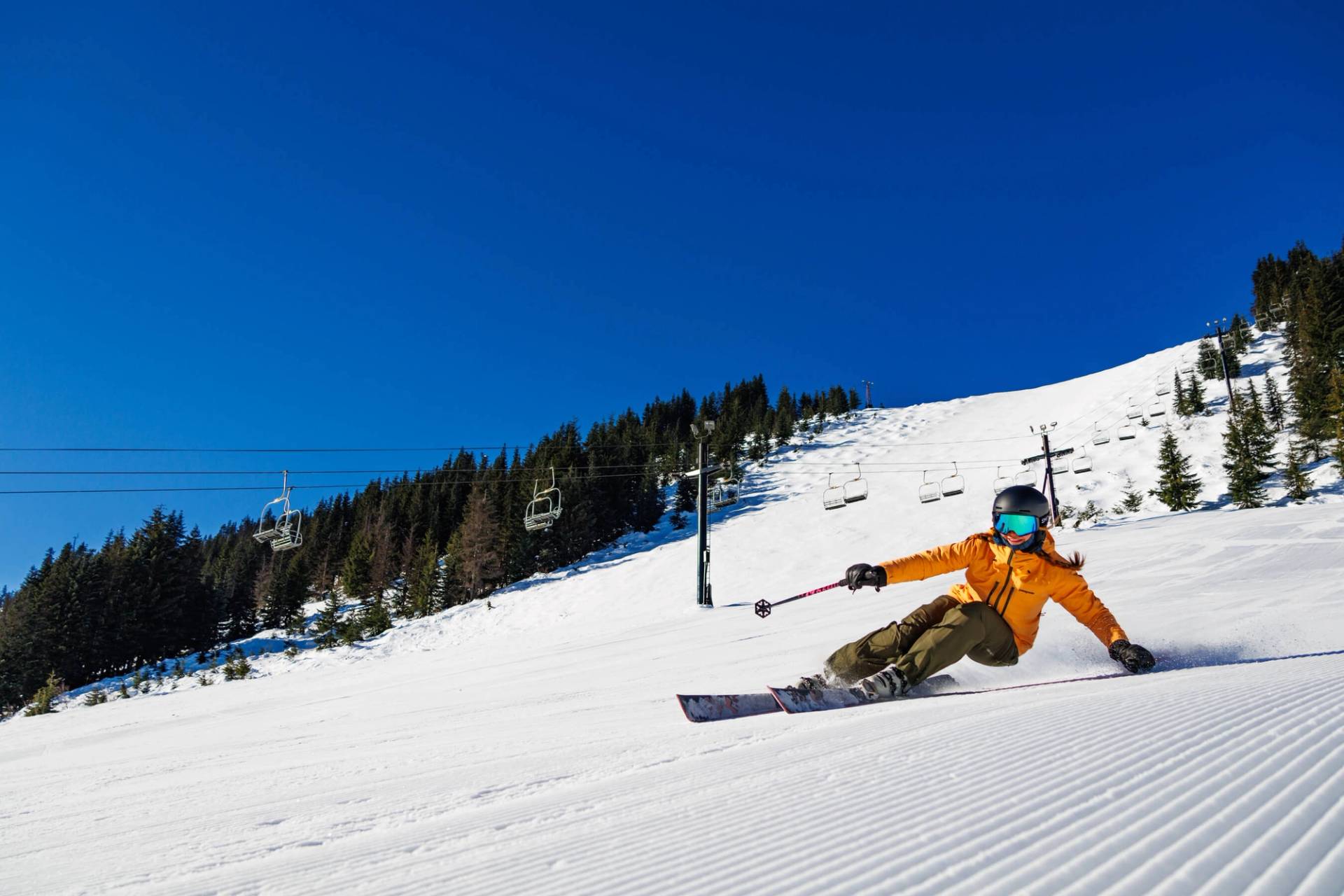 skier carving on cord