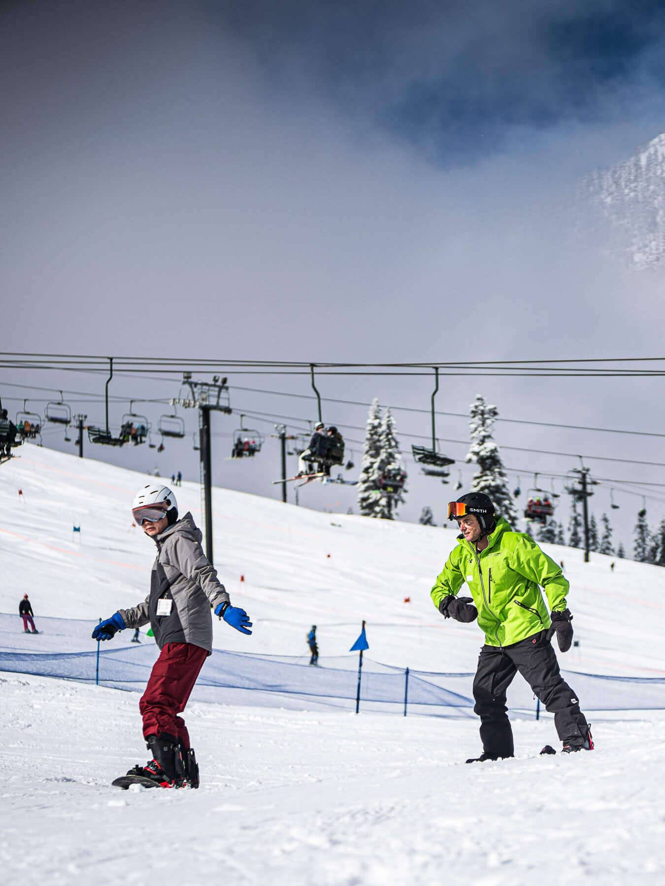 beginner snowboard lesson at summit west