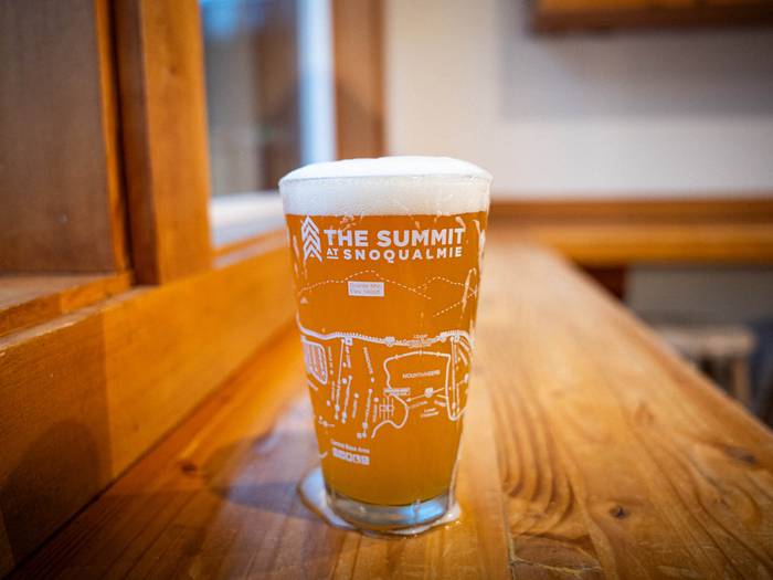 summit pint glass 2024