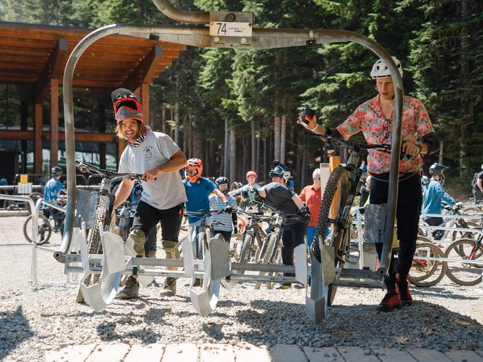 loading lift mountain bikes