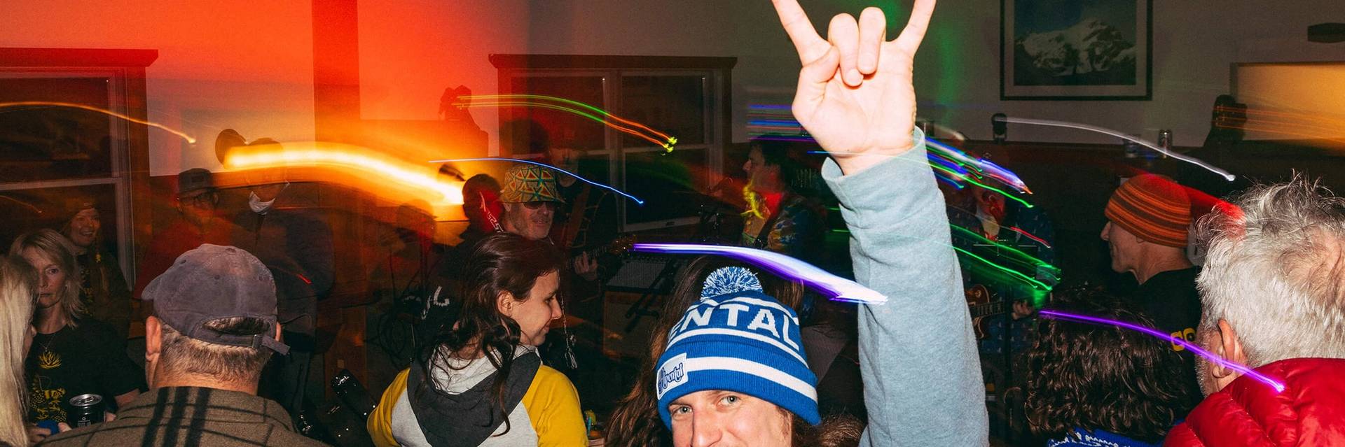 party in Denny Lodge at Alpental apres live music