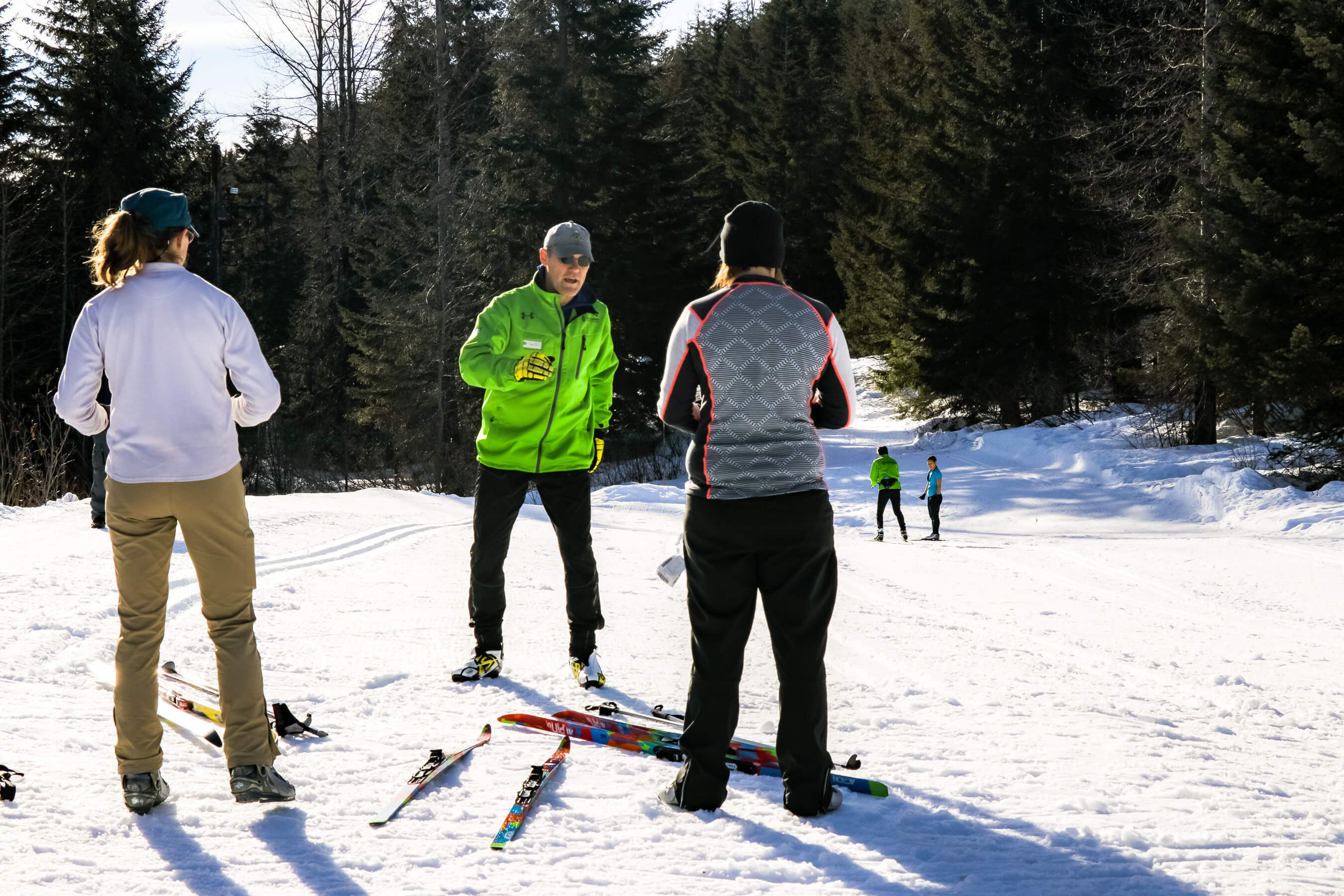 women learning to cross country ski