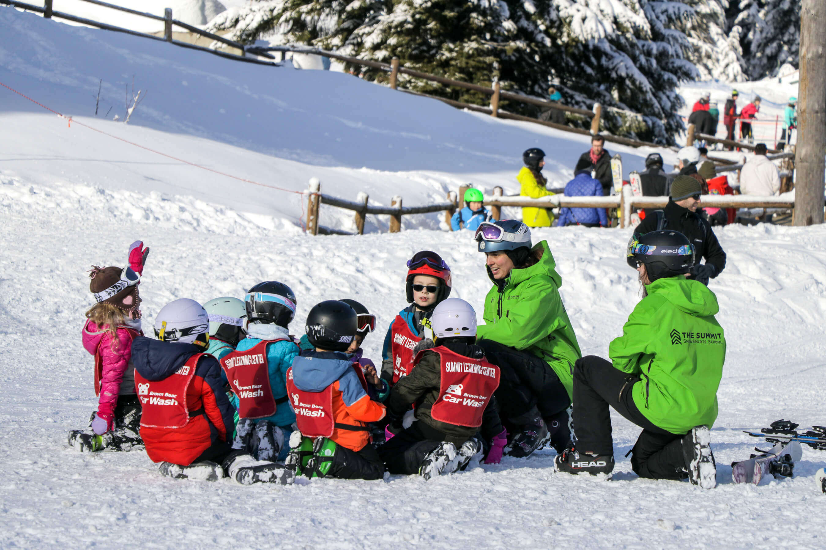 kids in ski lesson