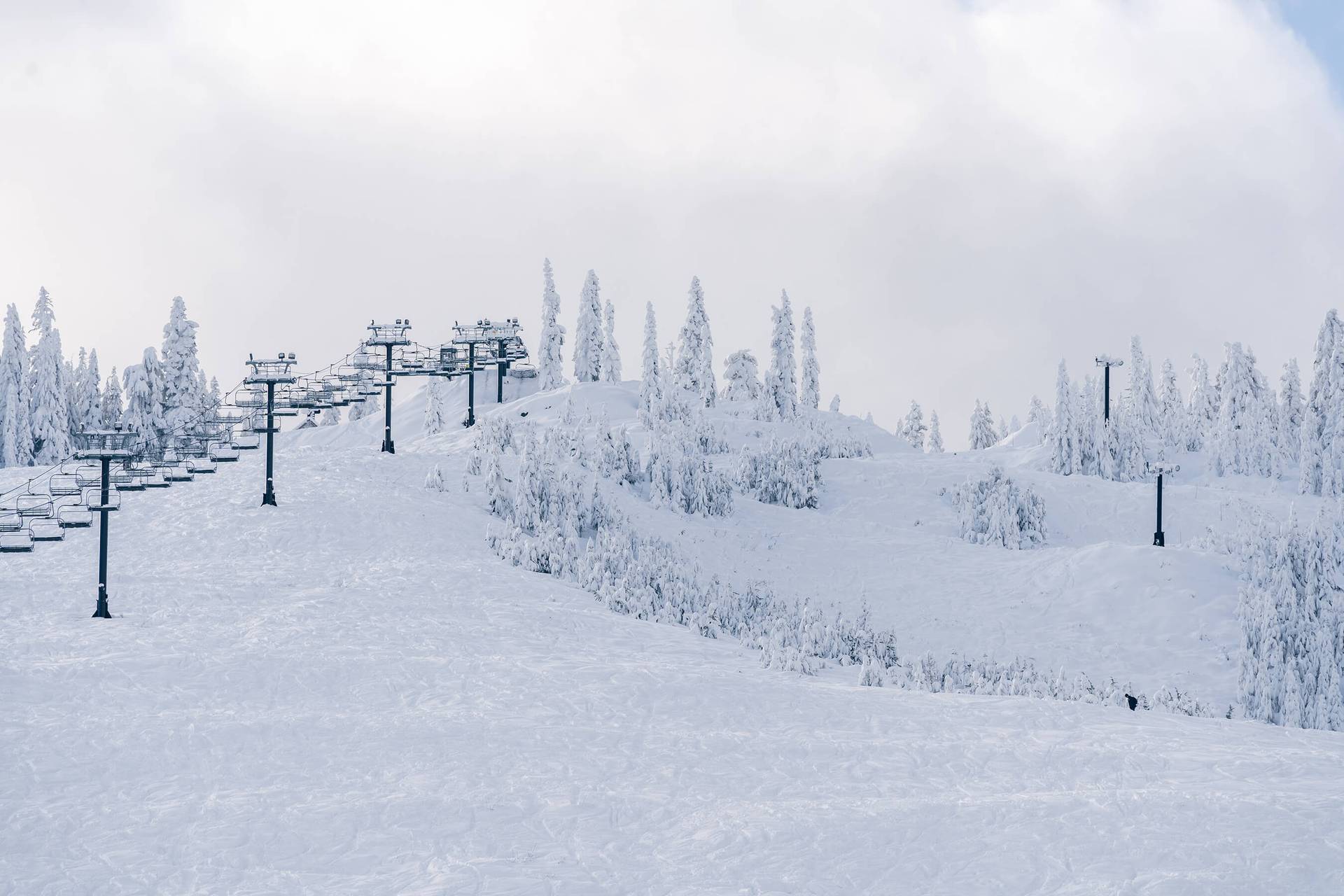 pacific crest chairlift early season
