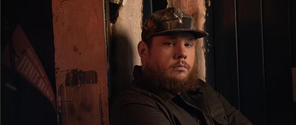LUKE COMBS