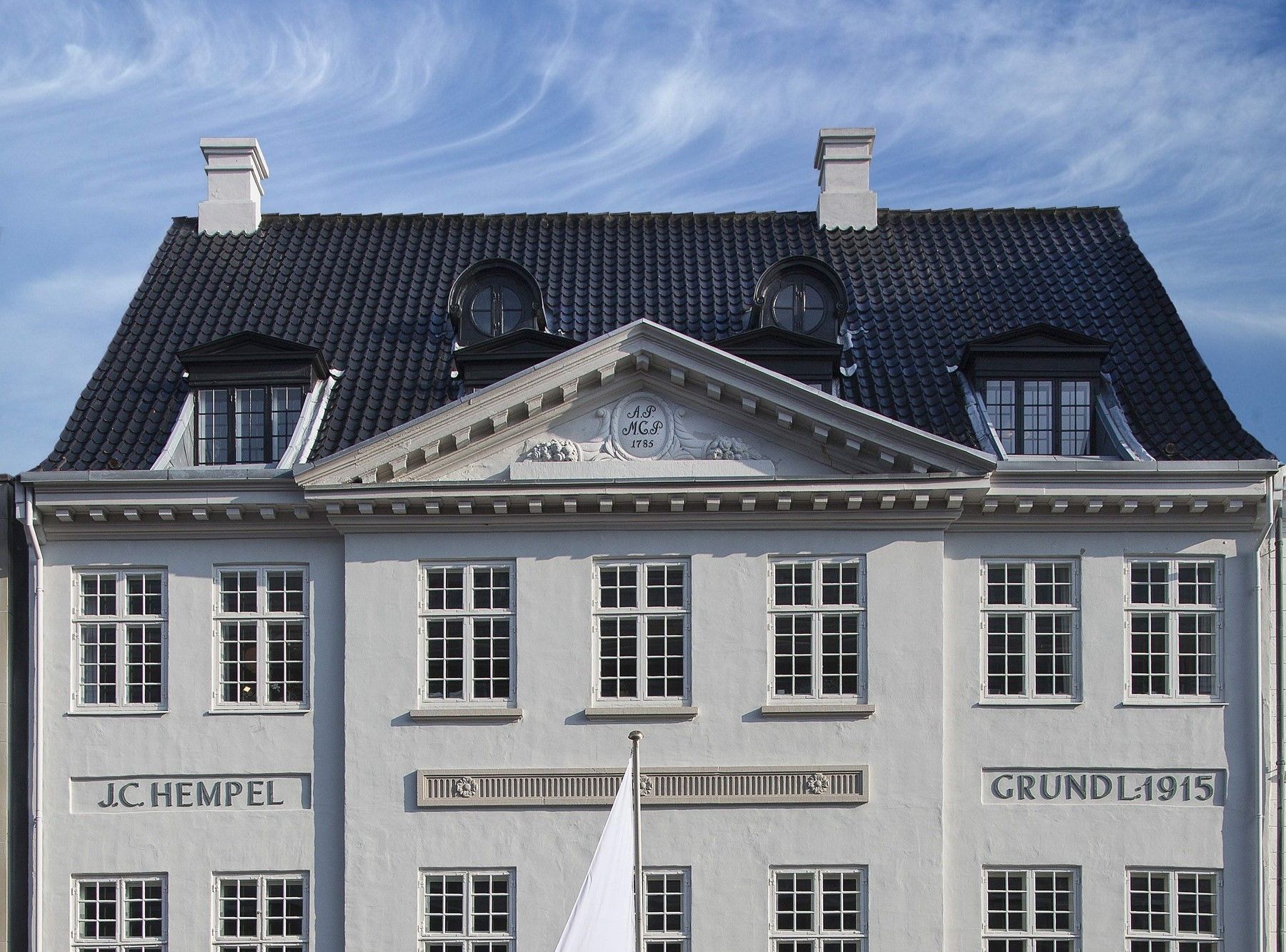 image-52a863b9d20f85df7d6e4568835526247d70a394-1800x1334-jpg