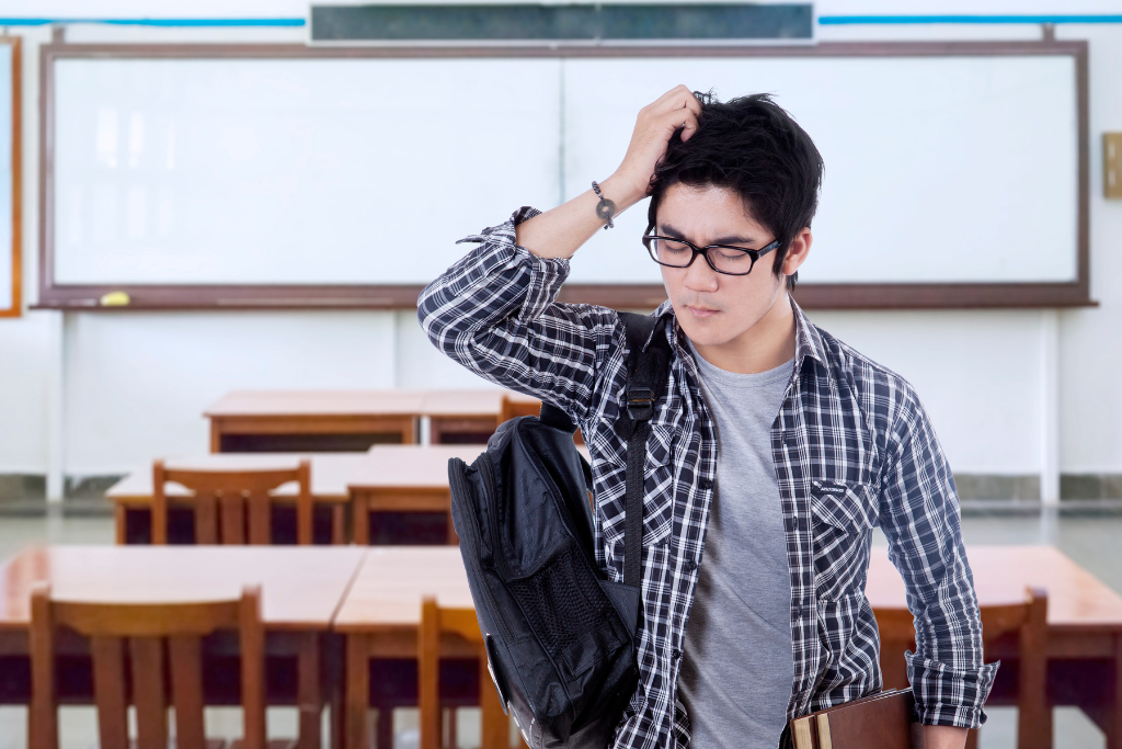 ADHD in Teenagers: Signs, Symptoms & Treatment Options