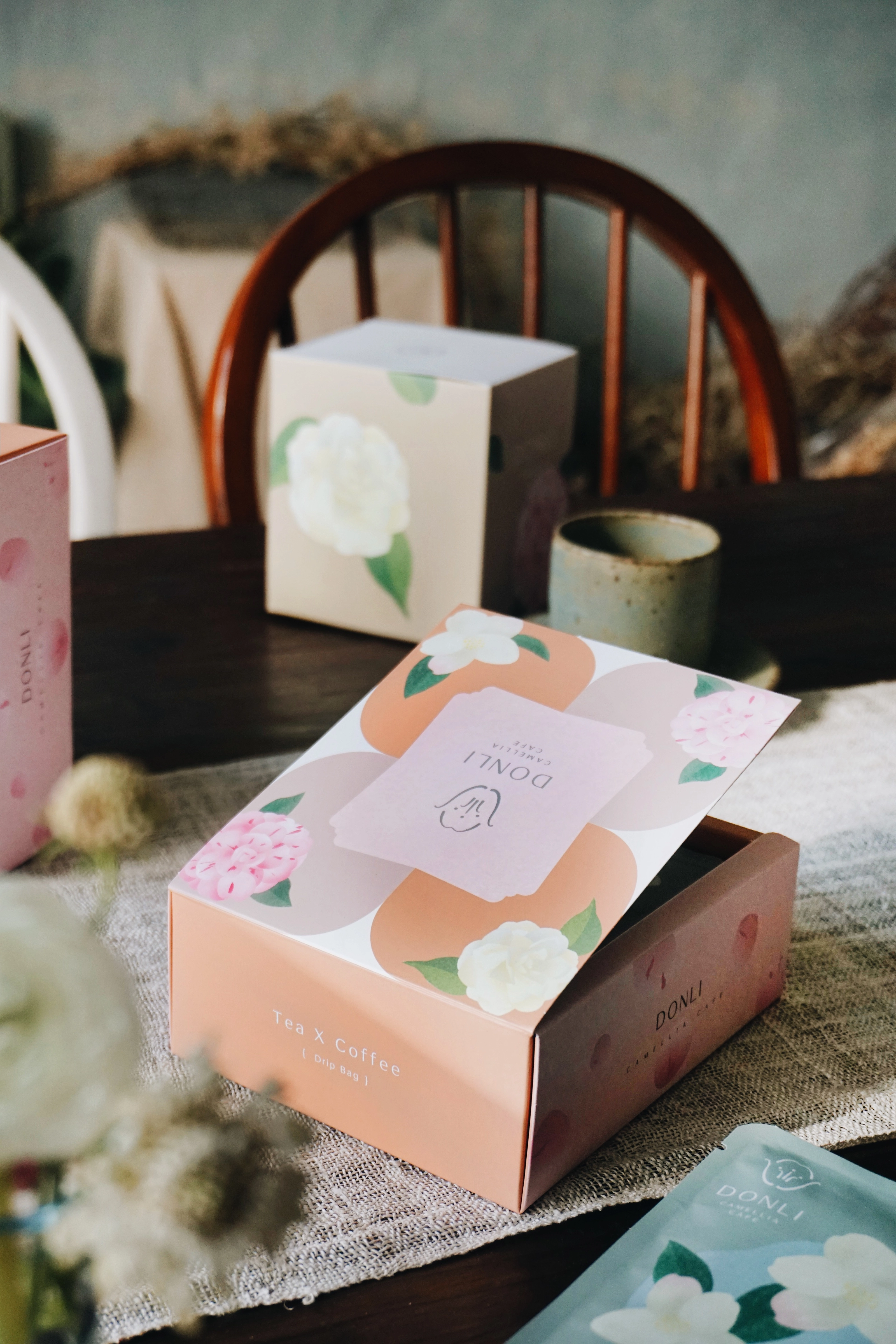 東麗茶花咖啡Donli Camellia Cafe－視覺識別＆包裝設計
