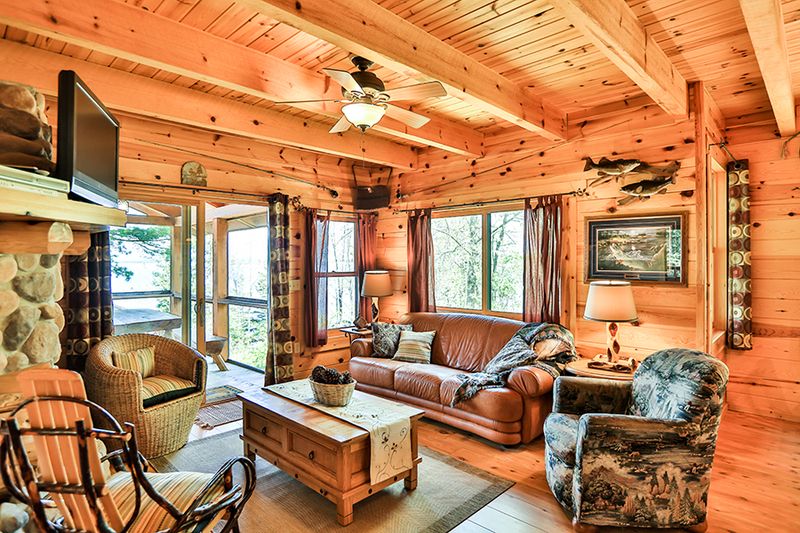 Northern Lights Resort & Outfitting — photo 3