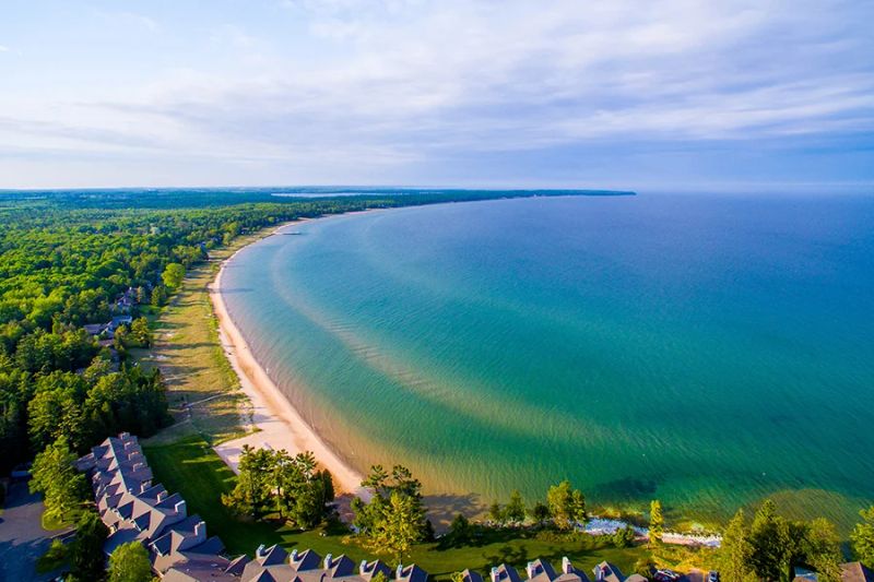 Glidden Lodge Beach Resort — photo 4