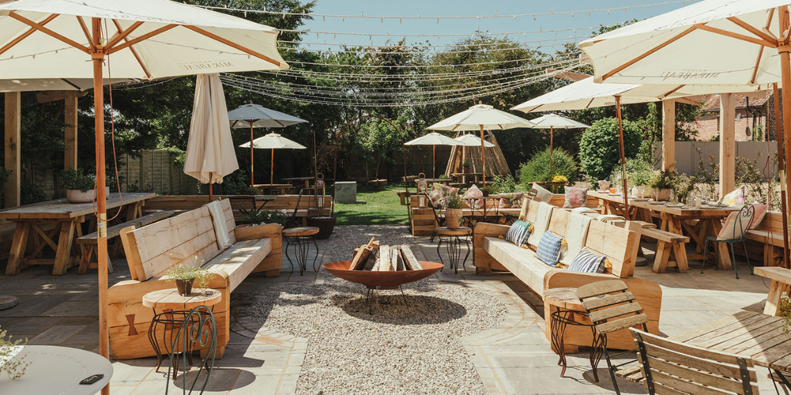 Embrace Alfresco Dining 