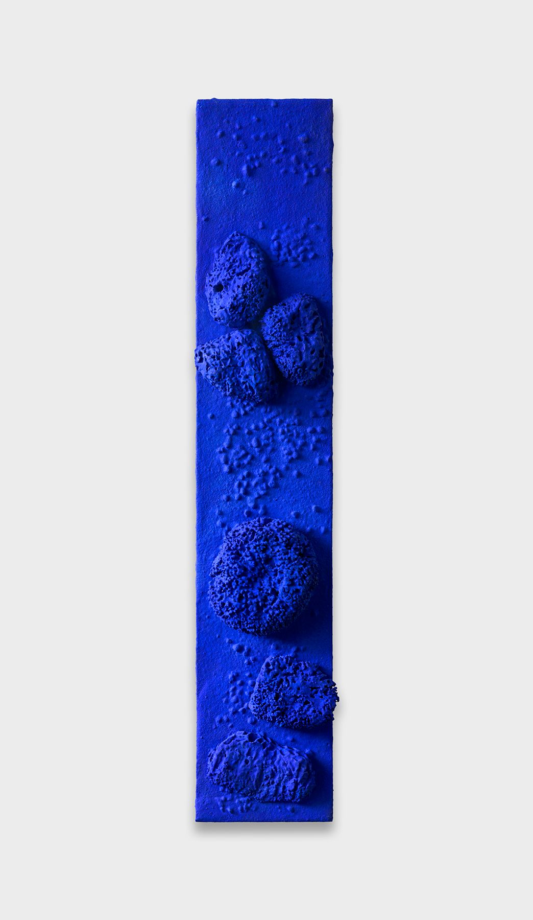 Relief éponge bleu sans titre (RE 41) | Lévy Gorvy Dayan