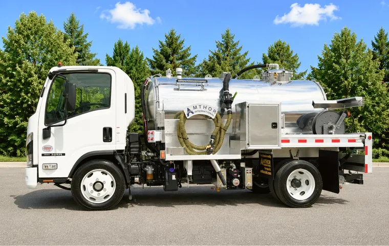 Amthor Matador Runabout portable restroom truck