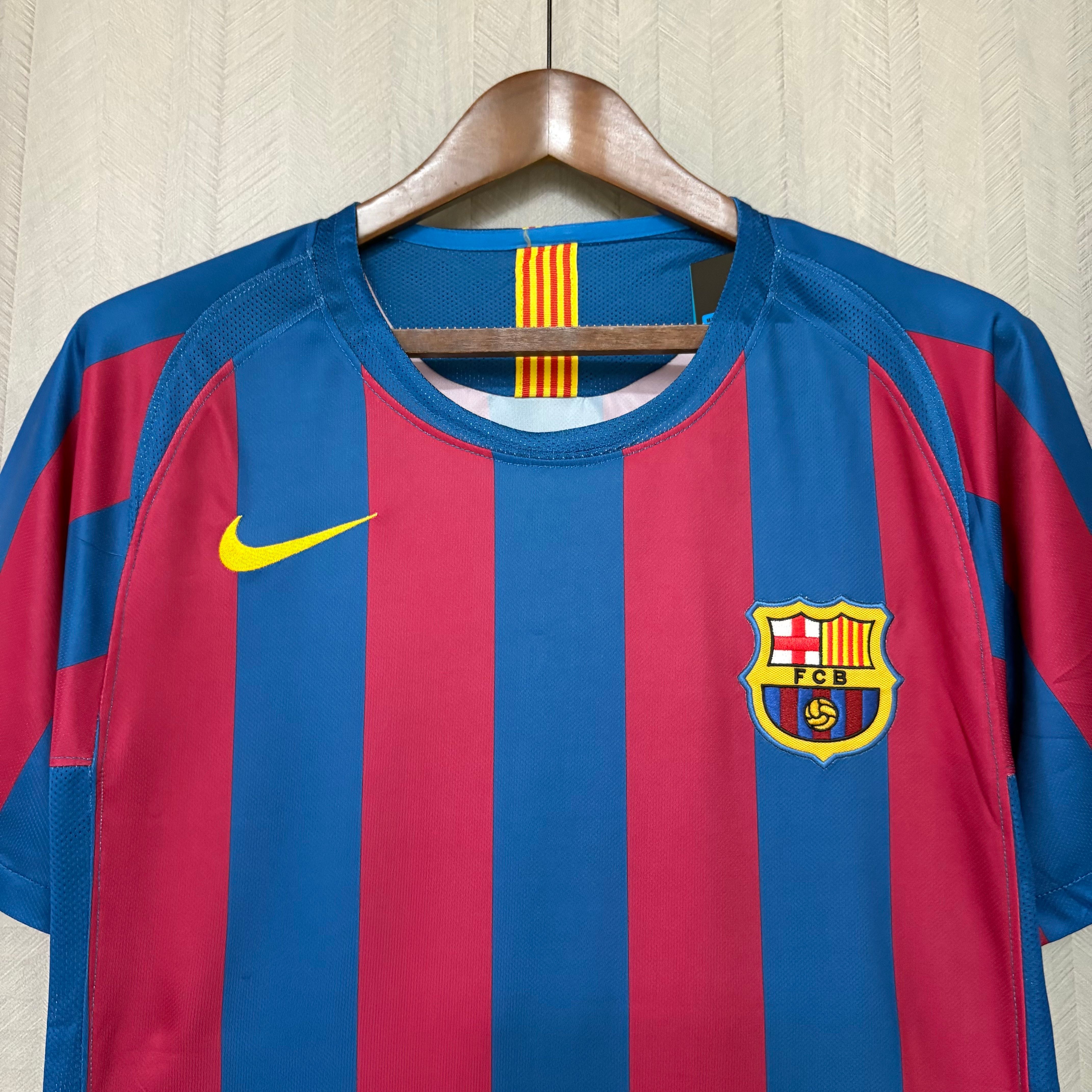 Barcelona Local Retro 2005/06 - Versión Fan 4