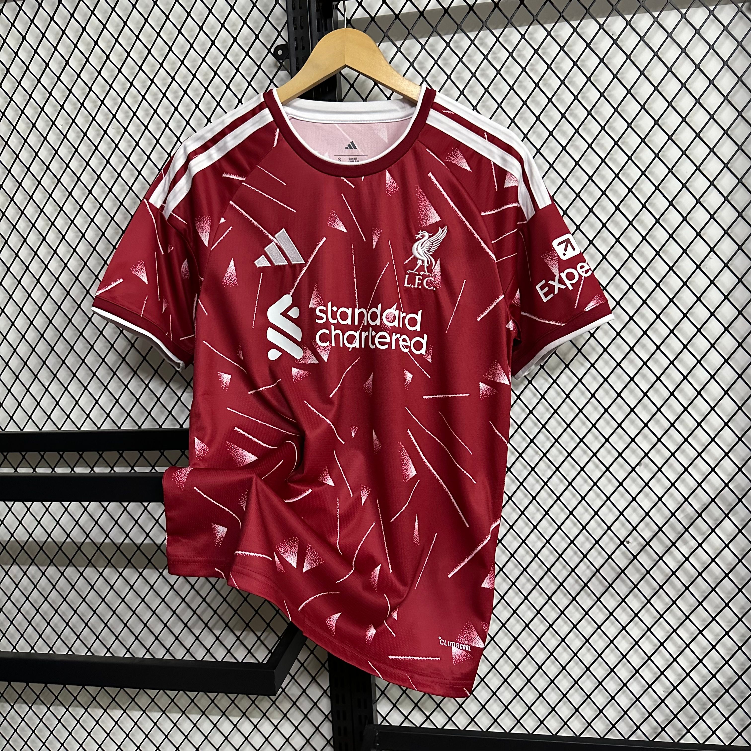 Liverpool Local 26/27 - Versión Fan 10
