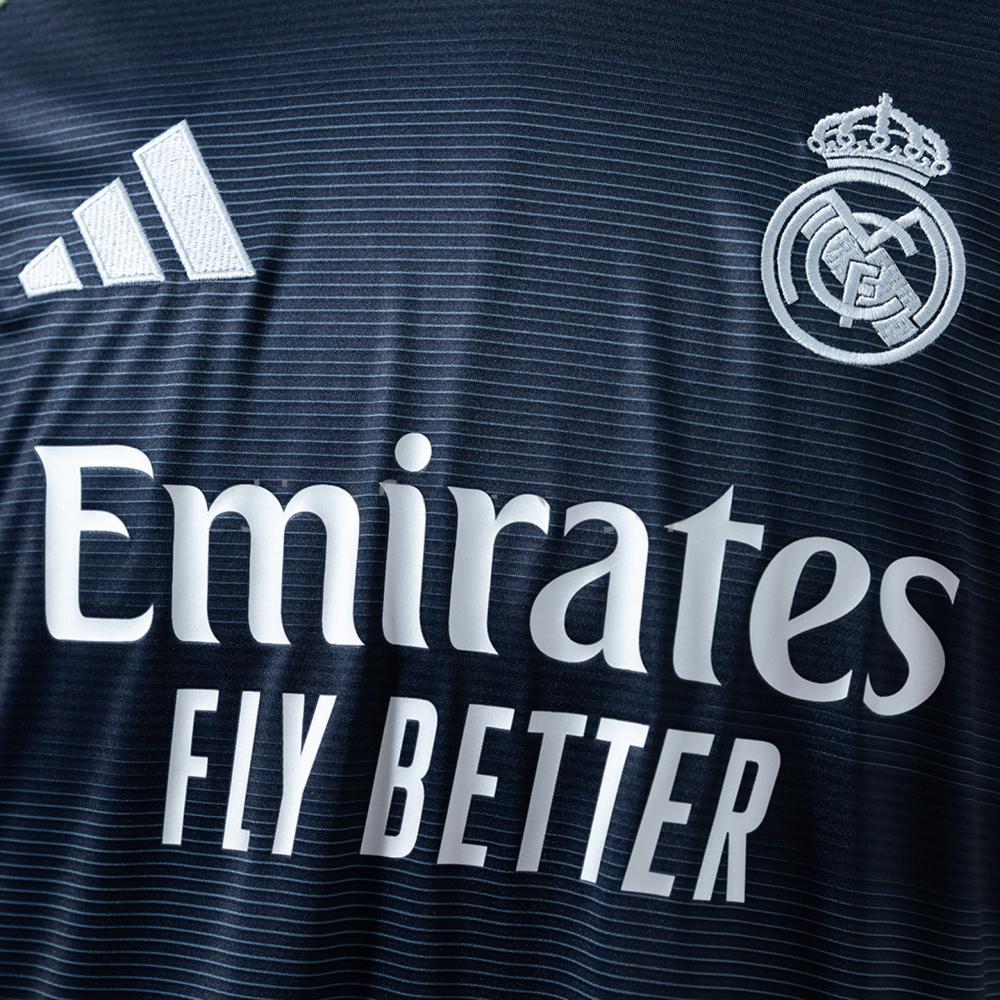 Real Madrid Visita 26/27- Versión Fan 4
