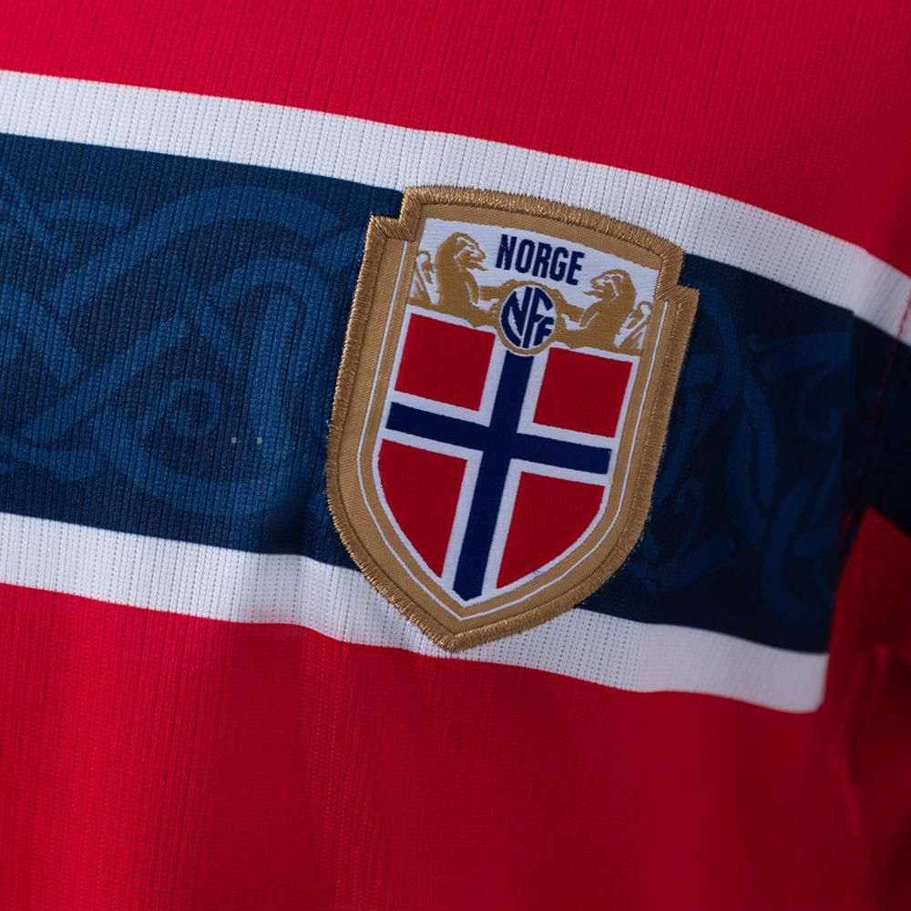 Noruega Local 26/27 - Versión Fan 4