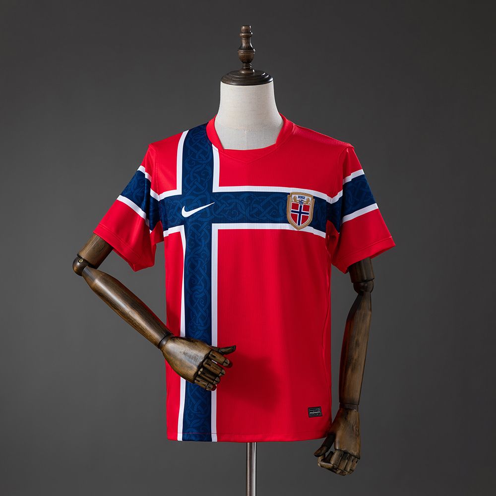 Noruega Local 26/27 - Versión Fan