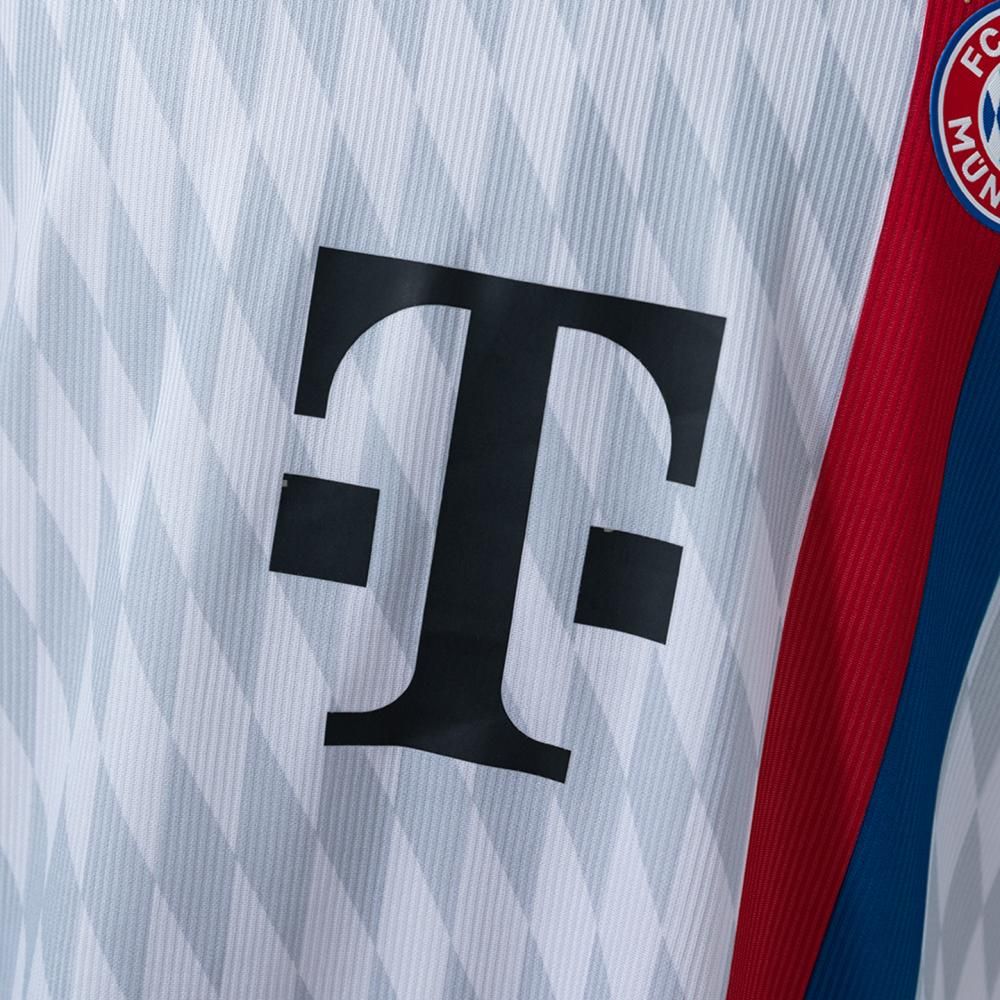 Bayern Munich Visita 26/27 - Versión Fan 7