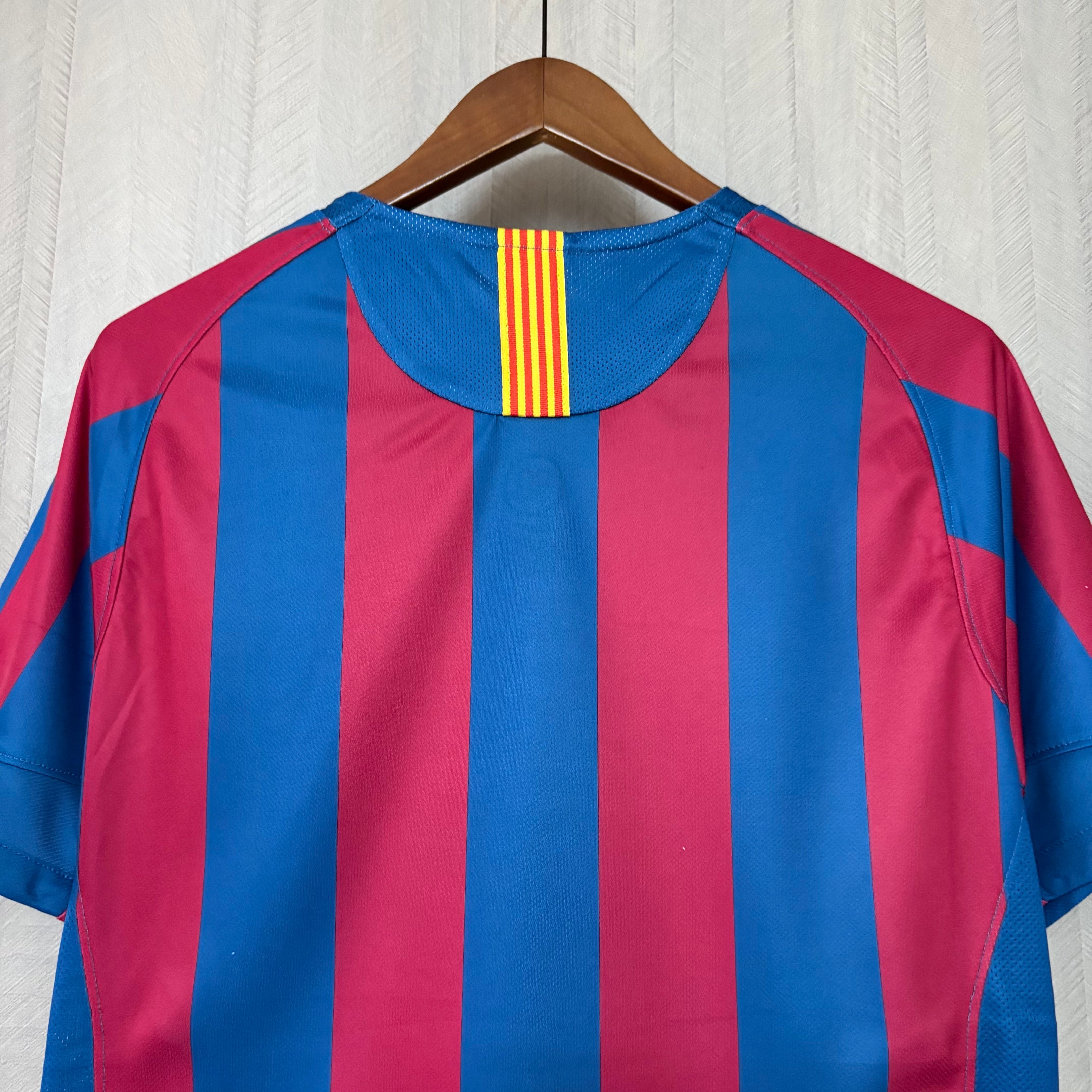 Barcelona Local Retro 2005/06 - Versión Fan 8