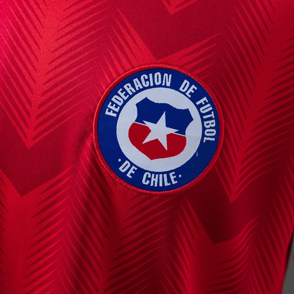 Chile Local 26/27 - Versión Fan 4