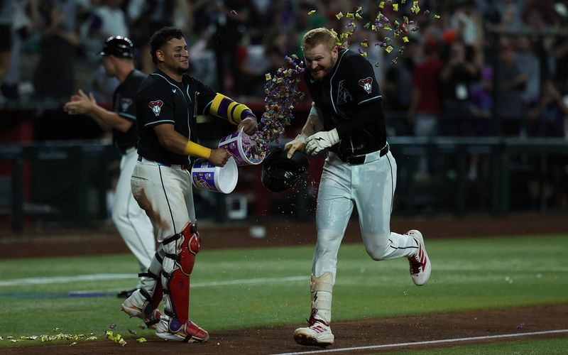 Walk-off! Smith extends D-backs' celebration after ceremony for '01 champs